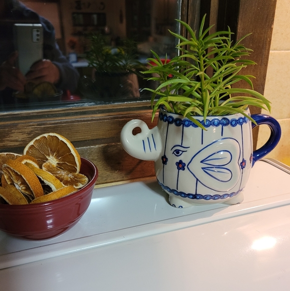 Yokohama Studio Elephant 16oz mug coffee, tea or plant hand painted Large 3D - Picture 3 of 10